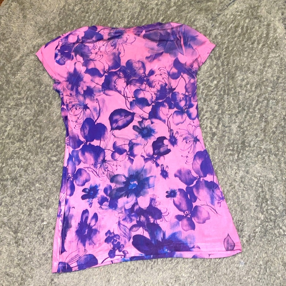 Must Bundle For $3 Deal Route 66 womens XS floral v-neck long tee - Picture 2 of 2